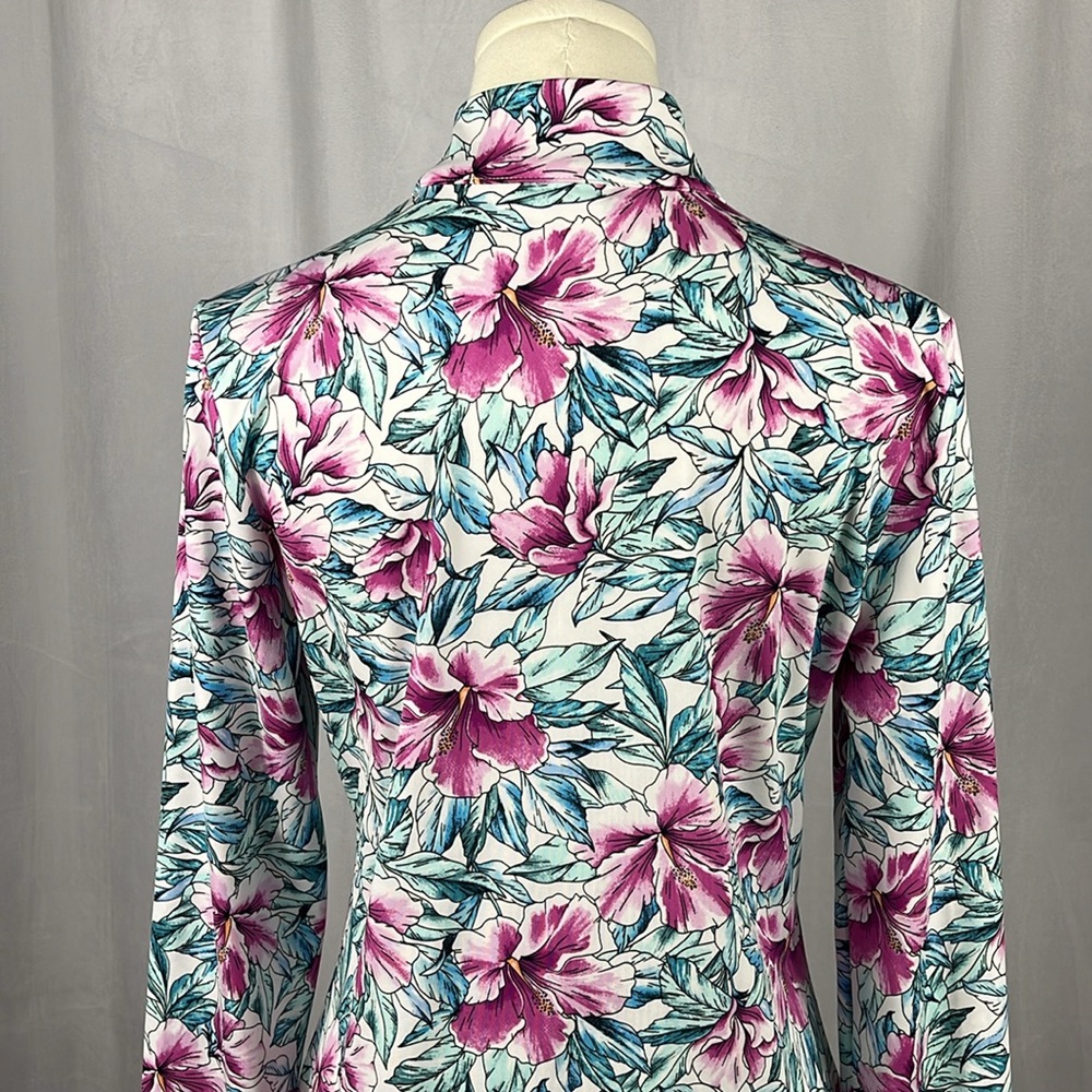 Tommy‎ Bahama Floral Long Sleeve Golf/Tennis Full Zip Jacket. - Picture 6 of 7
